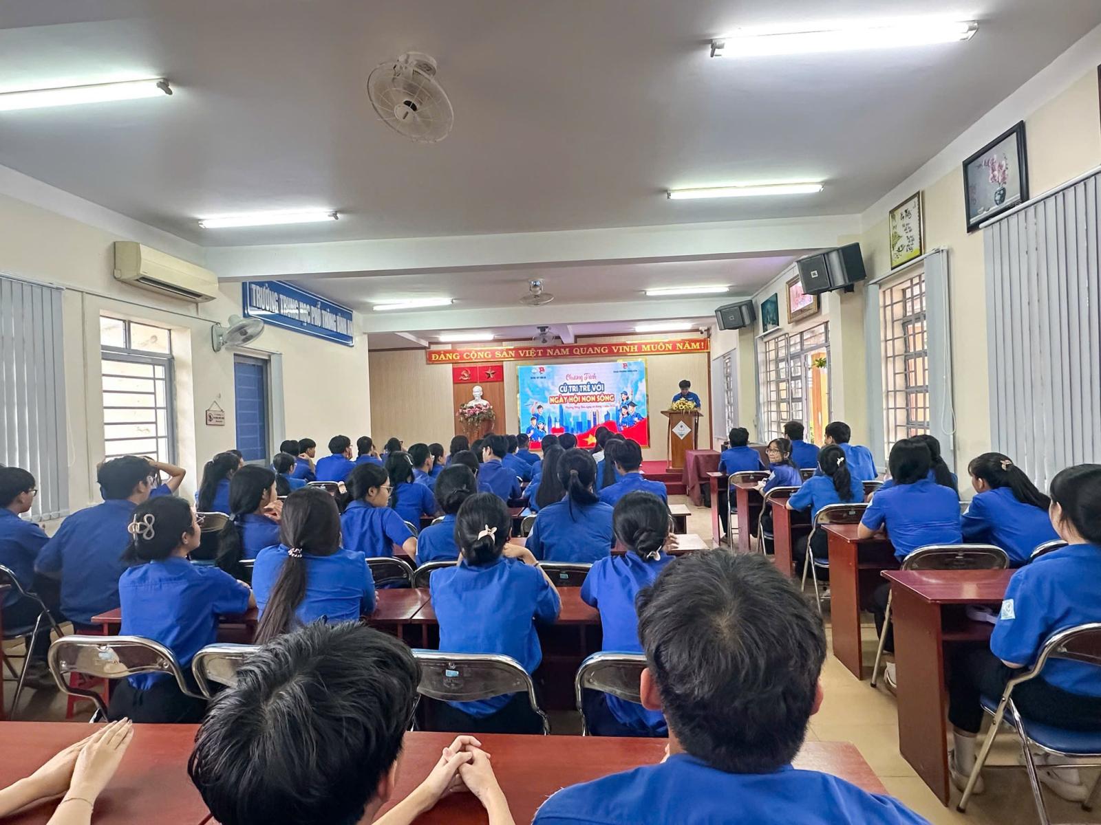 Cử tri trẻ 4
