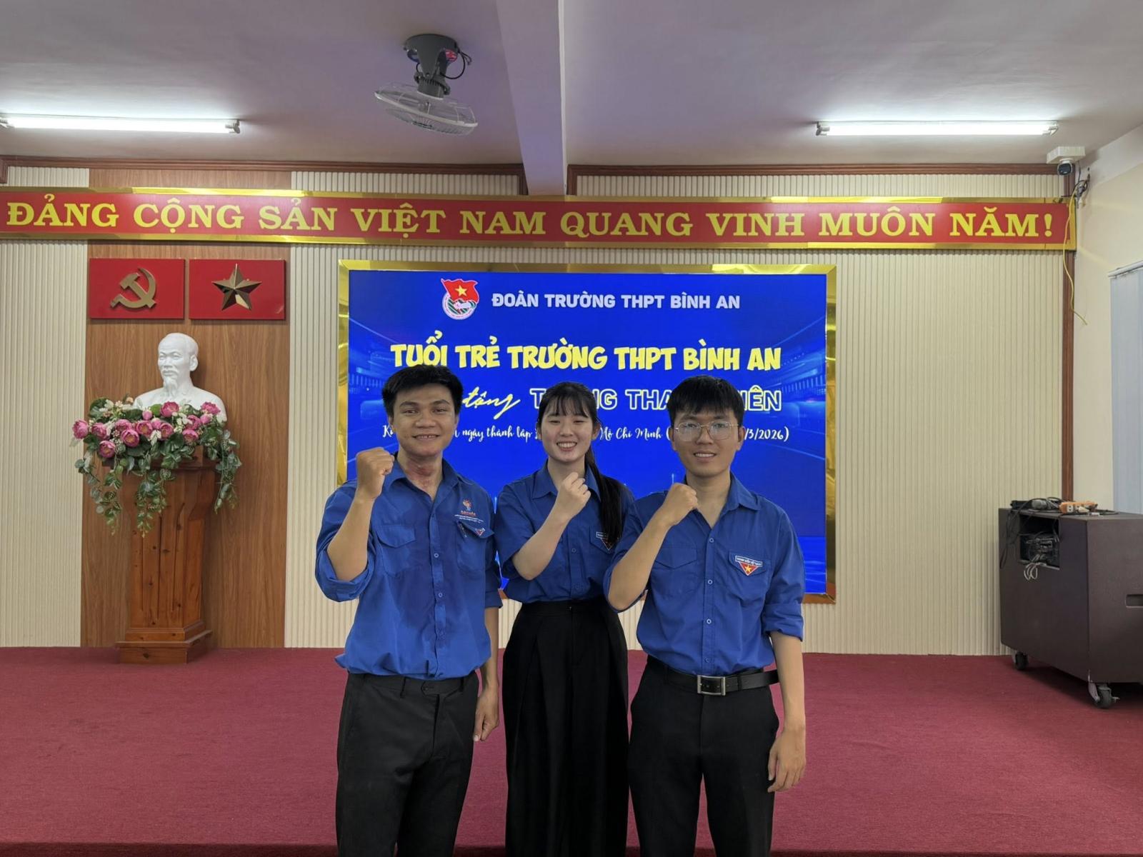Tháng Thanh Niên 3