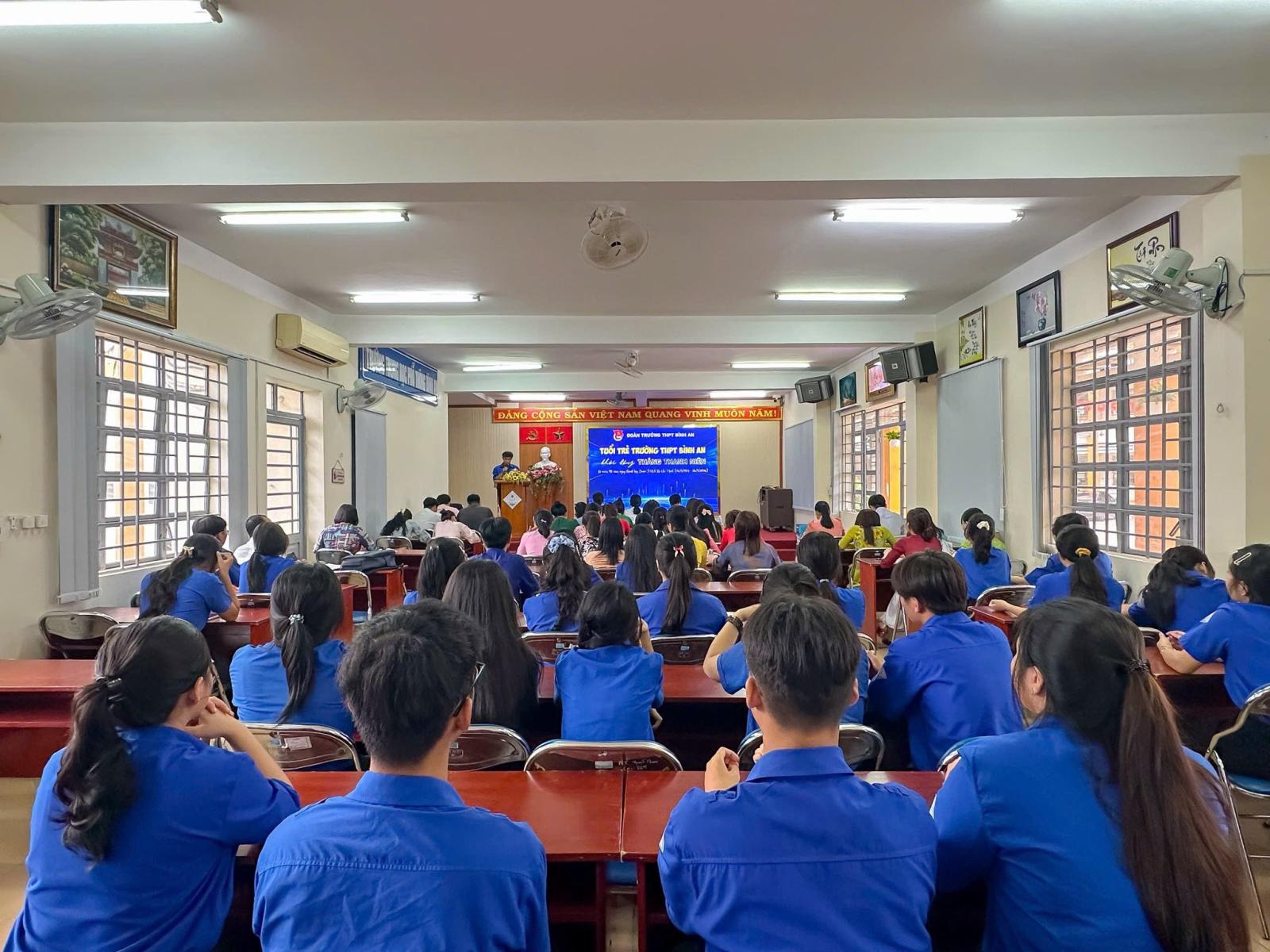 Tháng Thanh Niên 5