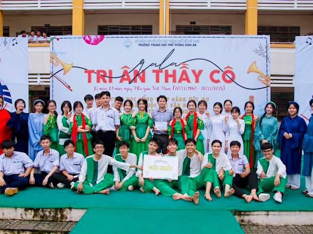 Đội văn nghệ - Ảnh 19