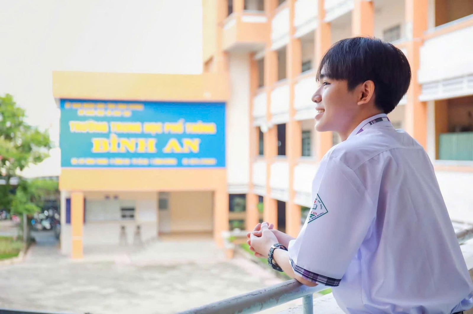 Đồng phục học sinh 4